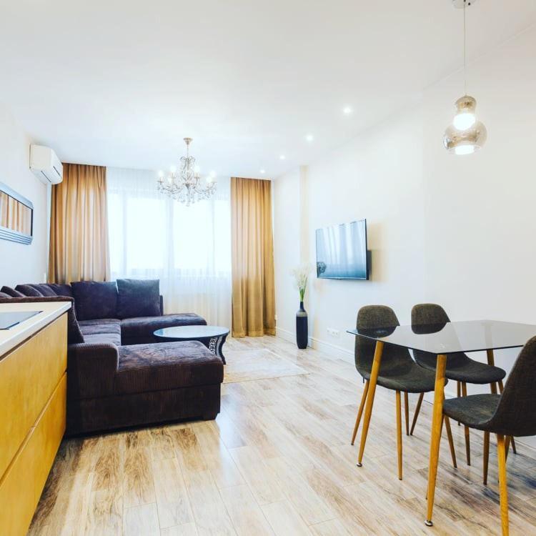 Vip 2 Rooms 75M2 Center Of Obolon Near River Side Київ Екстер'єр фото